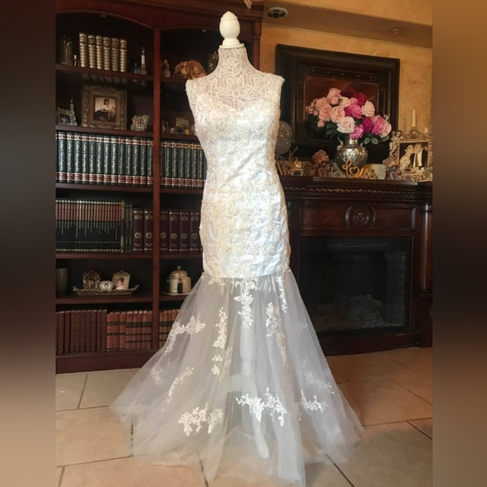 New Wedding Gown Night Dress Off White With Straps Lace And Embroidery